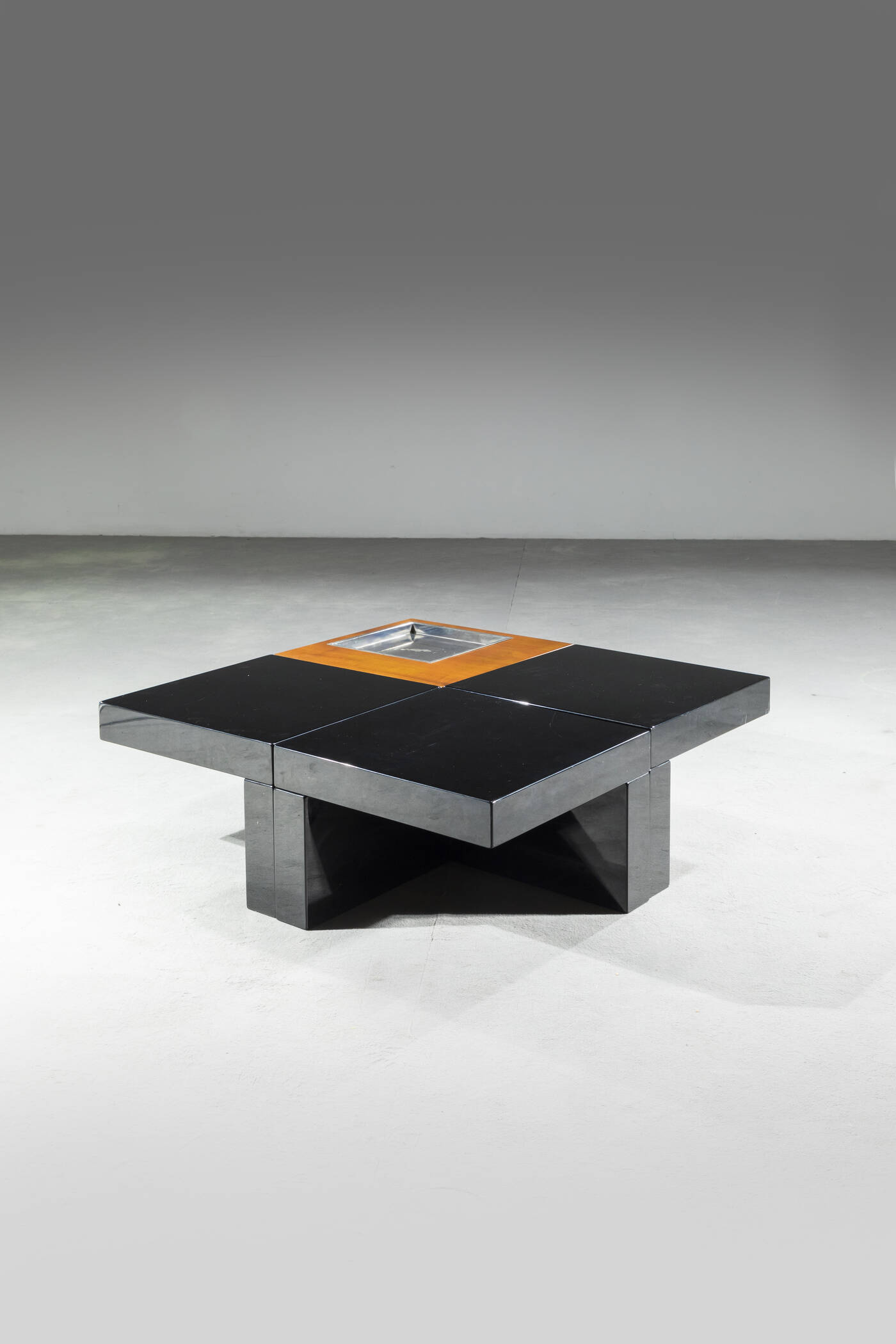 CESARE AUGUSTO NAVA - Set di quattro tavolini modulari mod. Nac