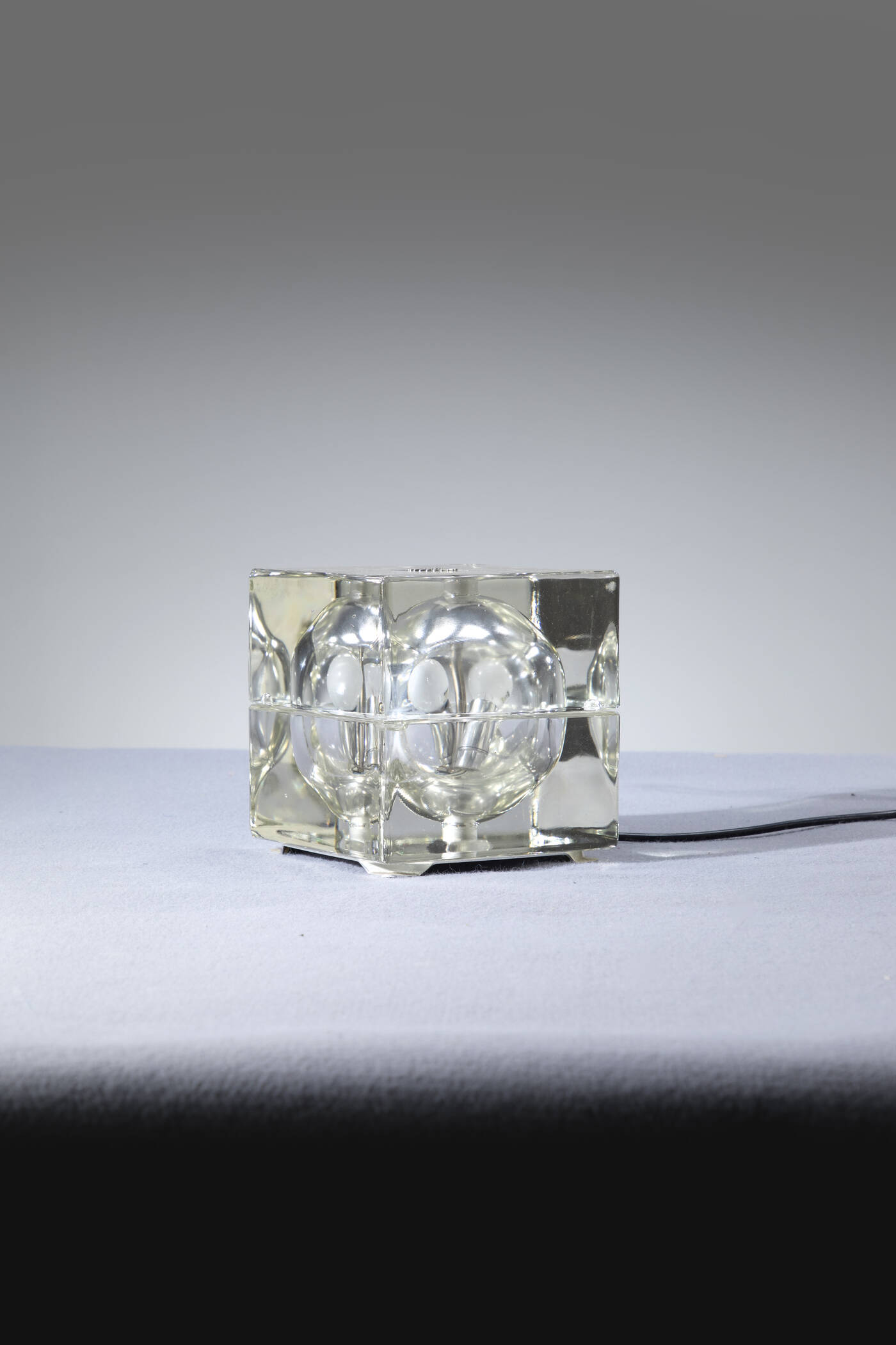 ALESSANDRO MENDINI - Lampada da tavolo mod. Cubosfera