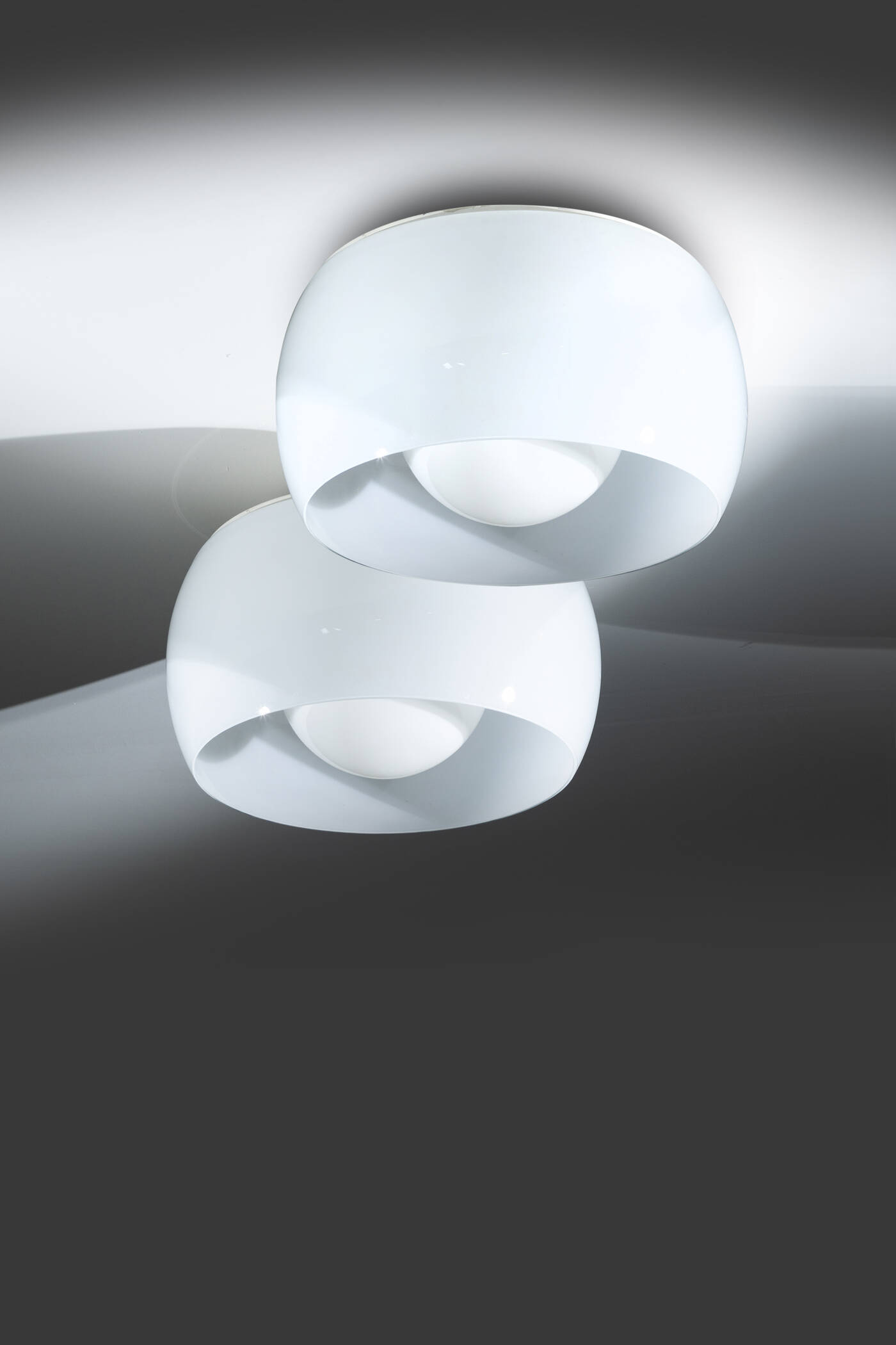 VICO MAGISTRETTI - Coppia di plafoniere mod. Omega