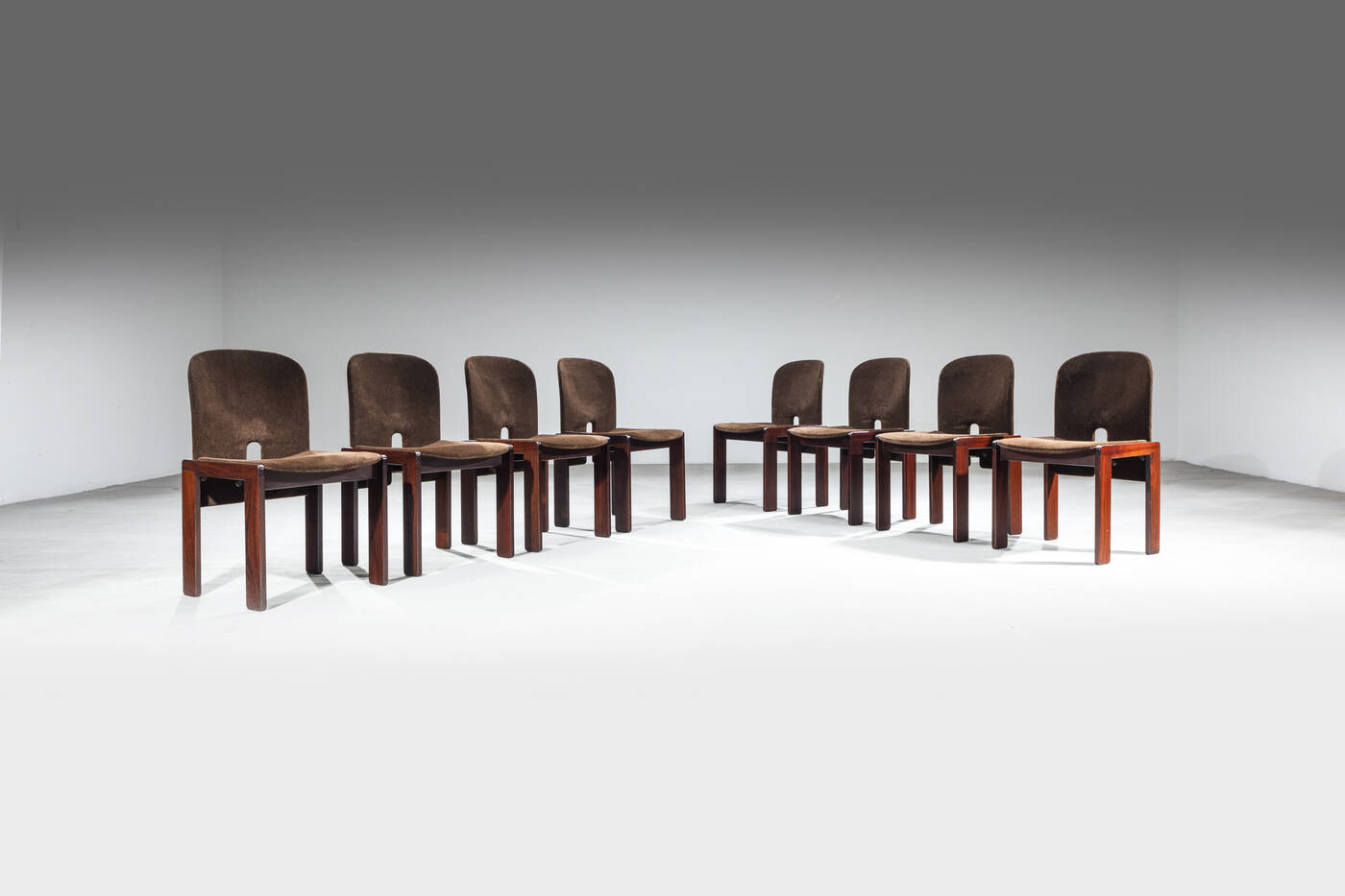 AFRA E TOBIA SCARPA - Otto sedie mod. 121
