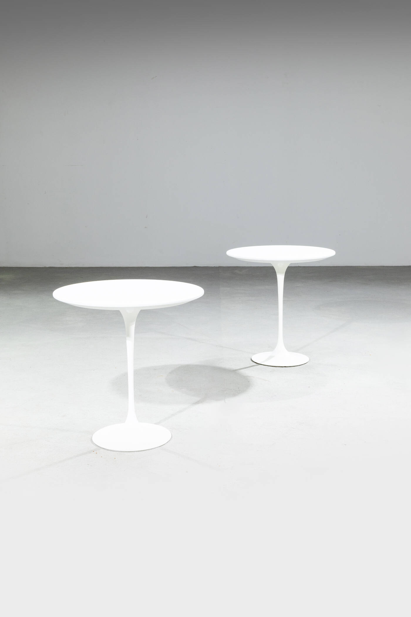 EERO SAARINEN - Coppia di tavolini mod. Tulip