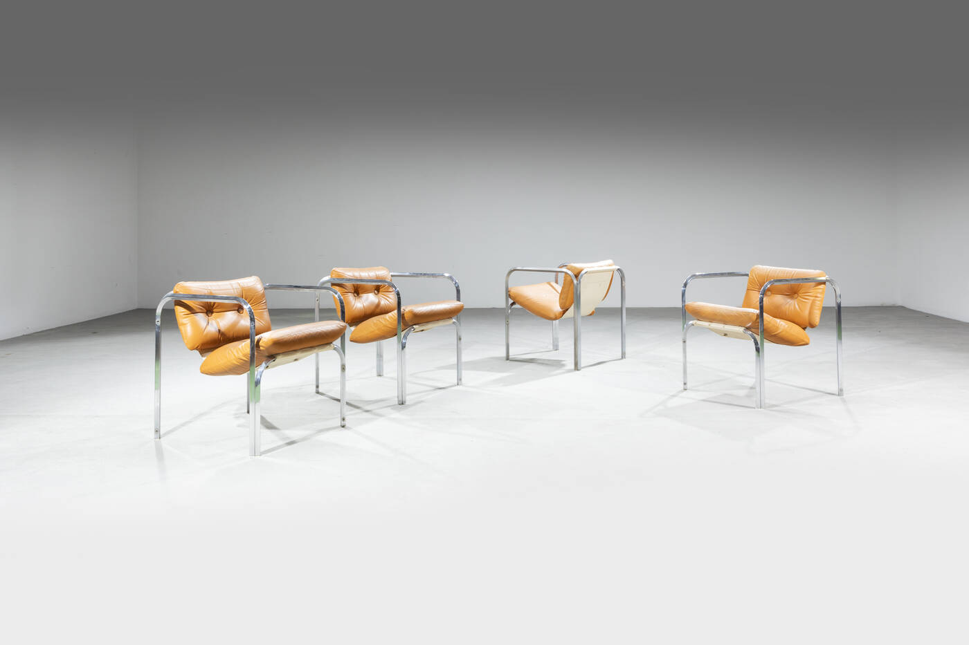 PRODUZIONE ITALIANA - Quattro sedie