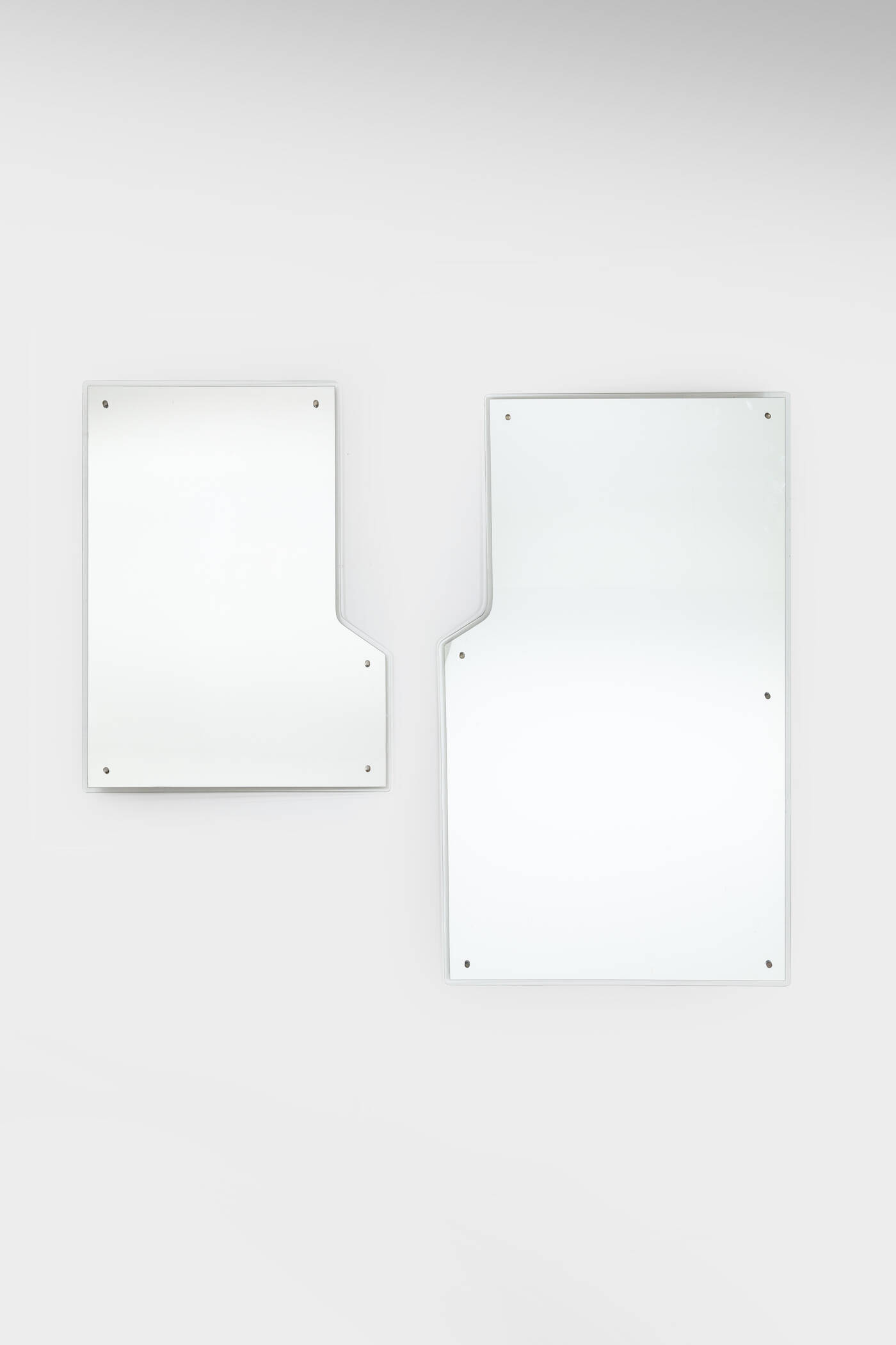 VITTORIO DASSI - Coppia di specchiere da parete