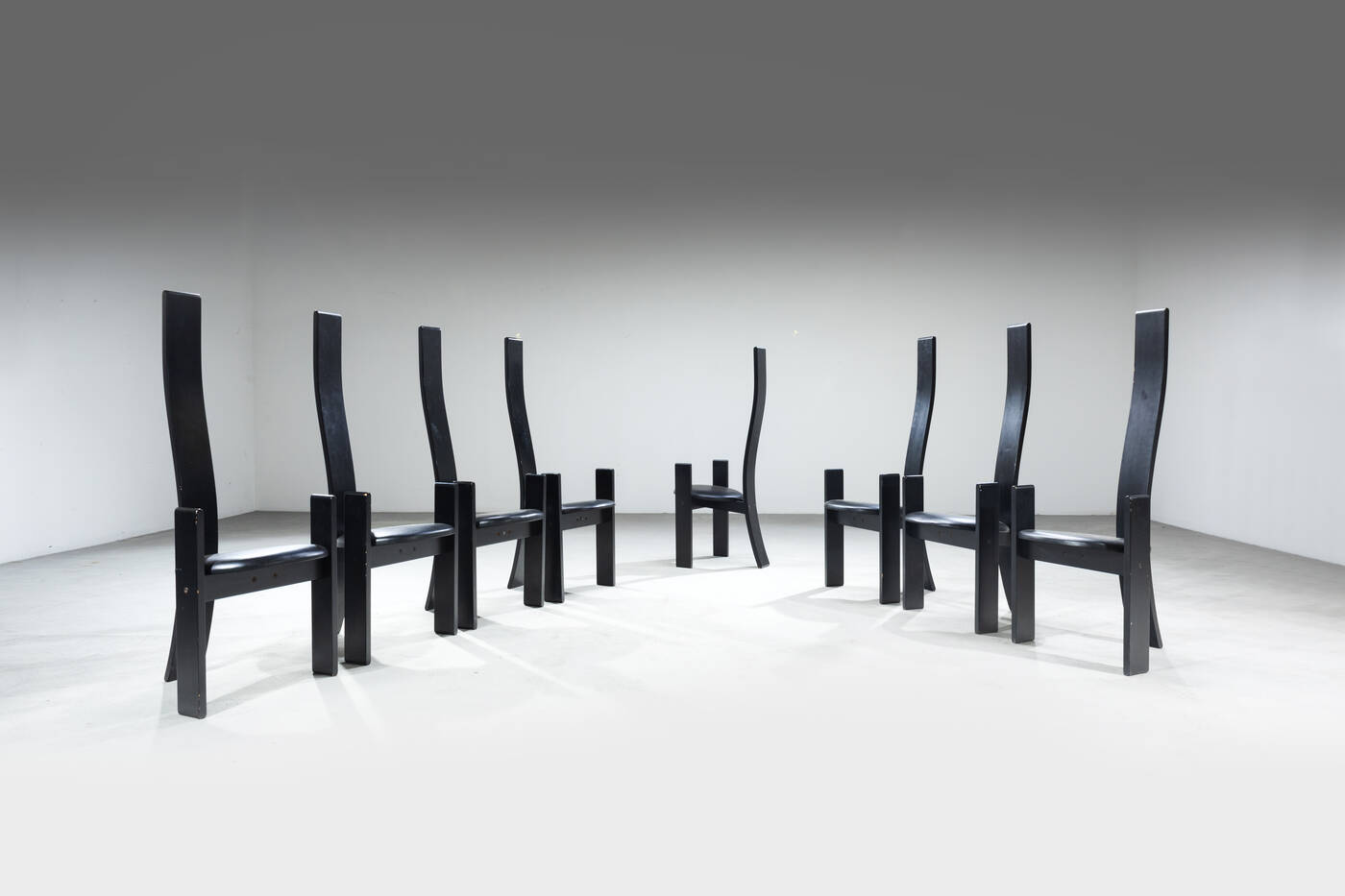 VICO MAGISTRETTI - Otto sedie mod. Golem