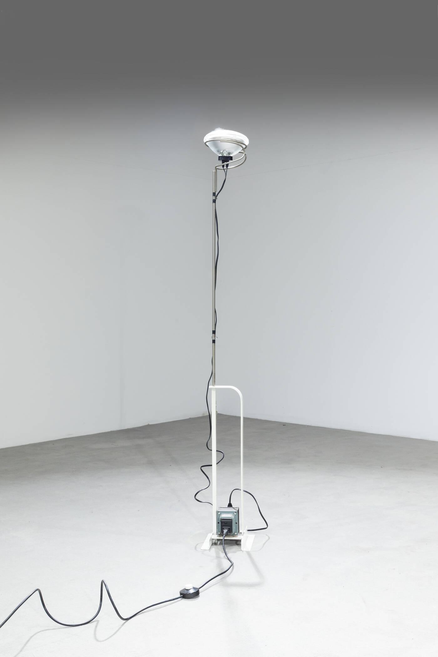 ACHILLE E PIER GIACOMO CASTIGLIONI - Lampada da terra mod. Toio