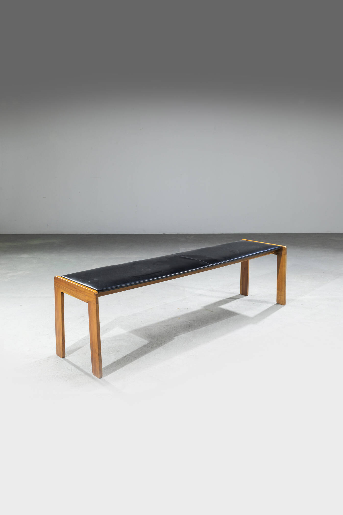 AFRA E TOBIA SCARPA - Panca della serie 121