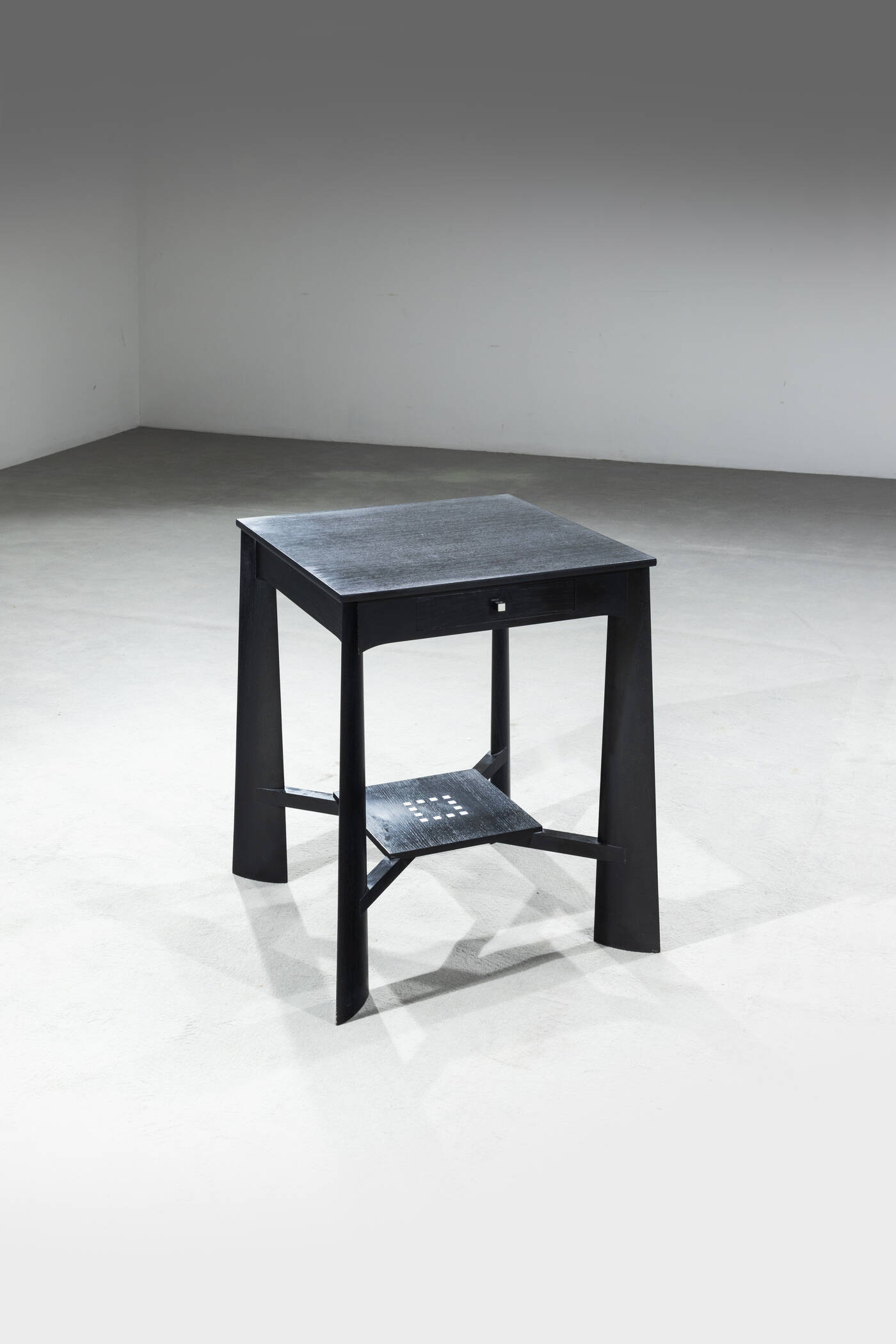 CHARLES RENNIE MACKINTOSH - Tavolo mod. Hill House