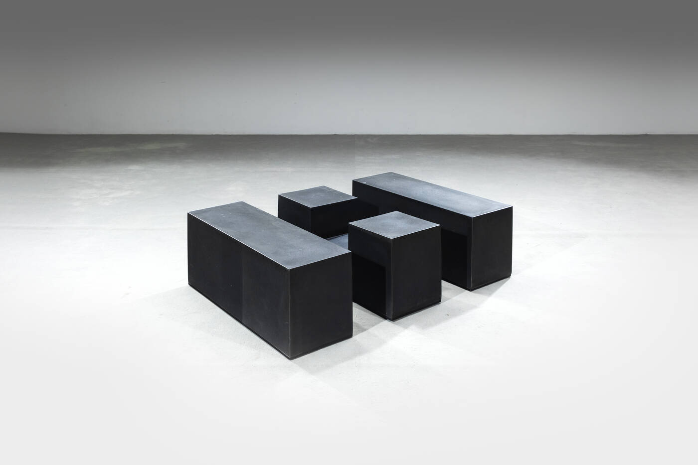 MARIO BELLINI - Set di tre tavolini della serie Scacchi 