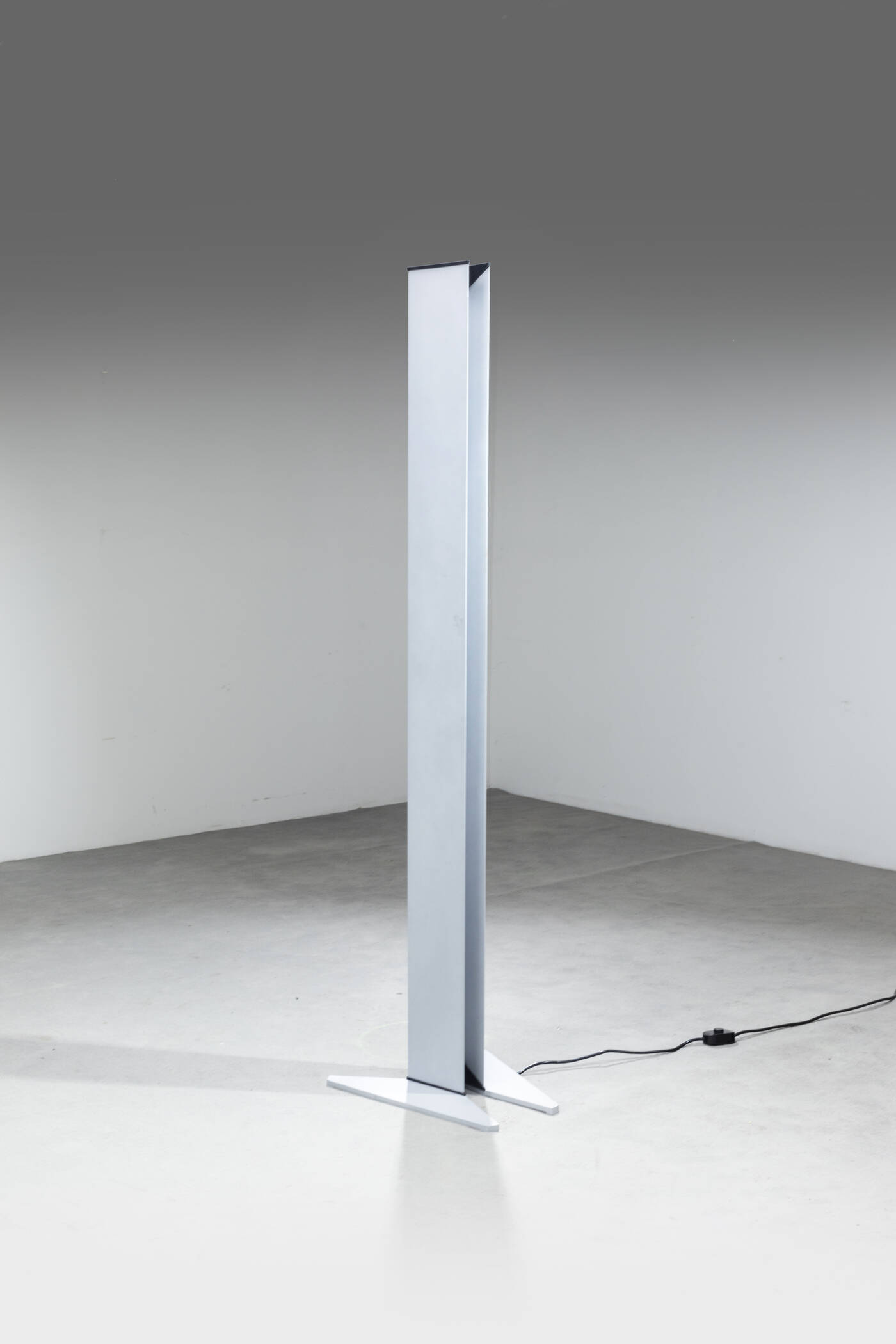 AFRA E TOBIA SCARPA - Lampada da terra mod. Copricorno