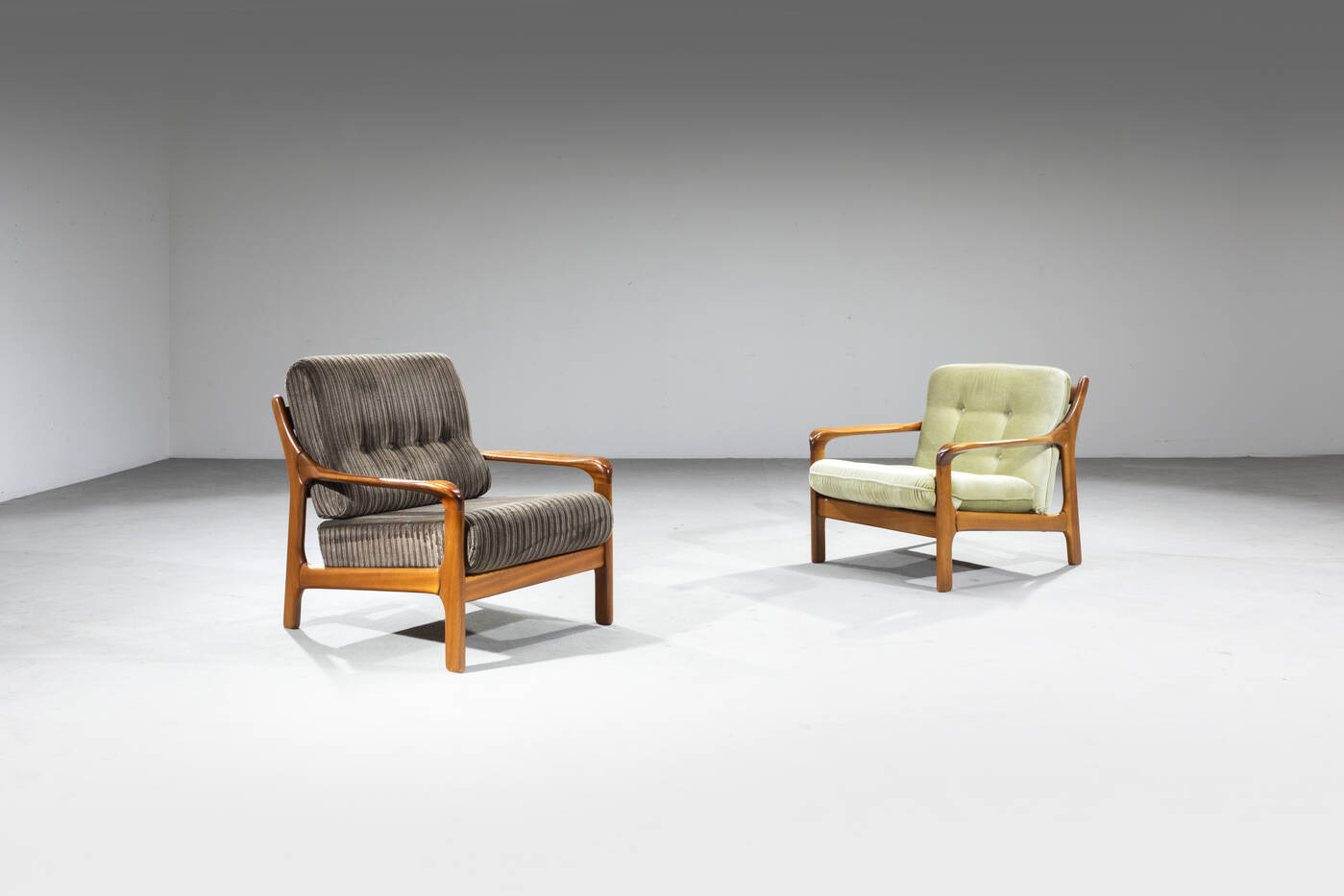 PRODUZIONE ITALIANA - Coppia di poltrone