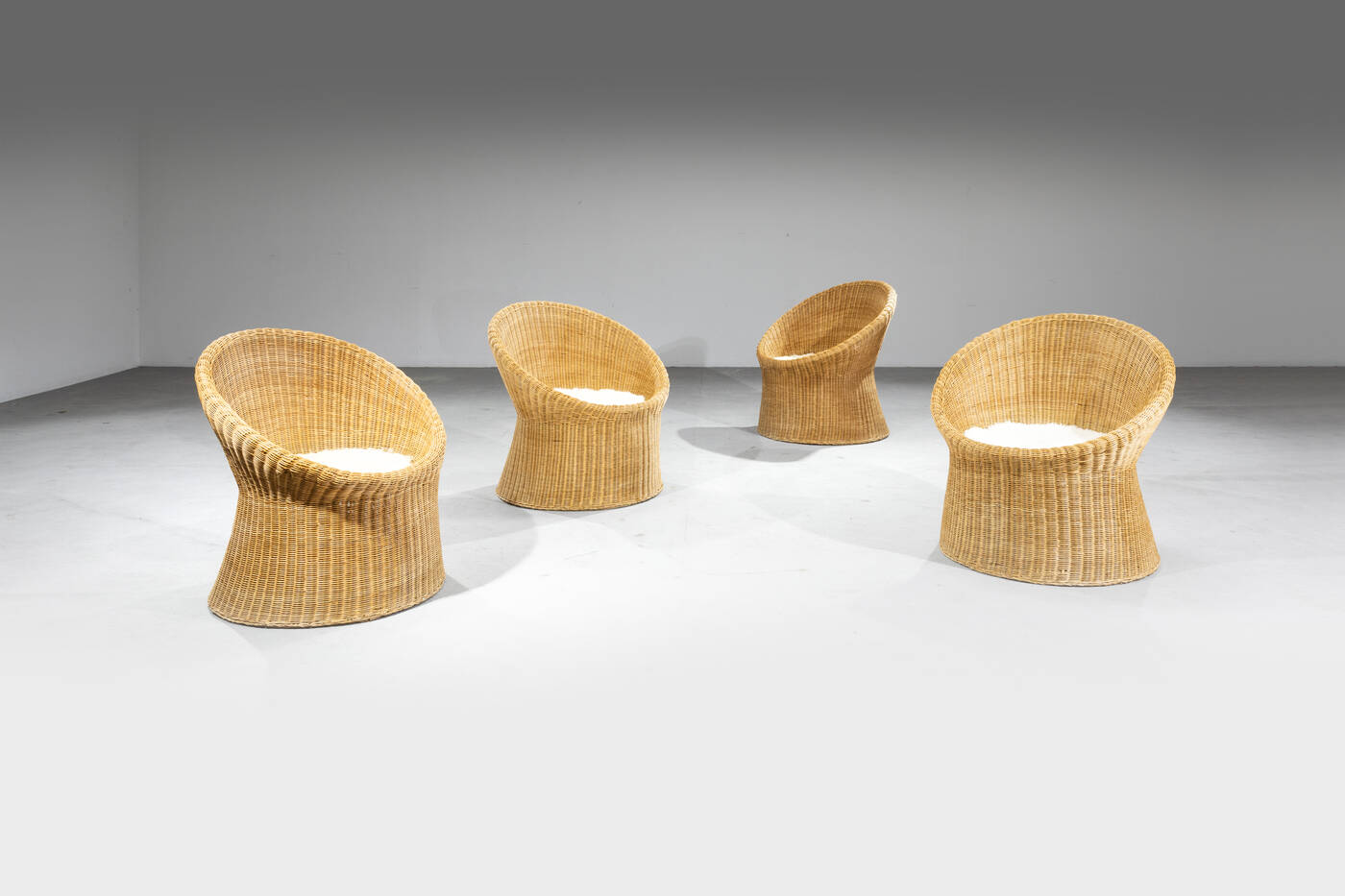 PRODUZIONE ITALIANA - Set di quattro poltroncine 