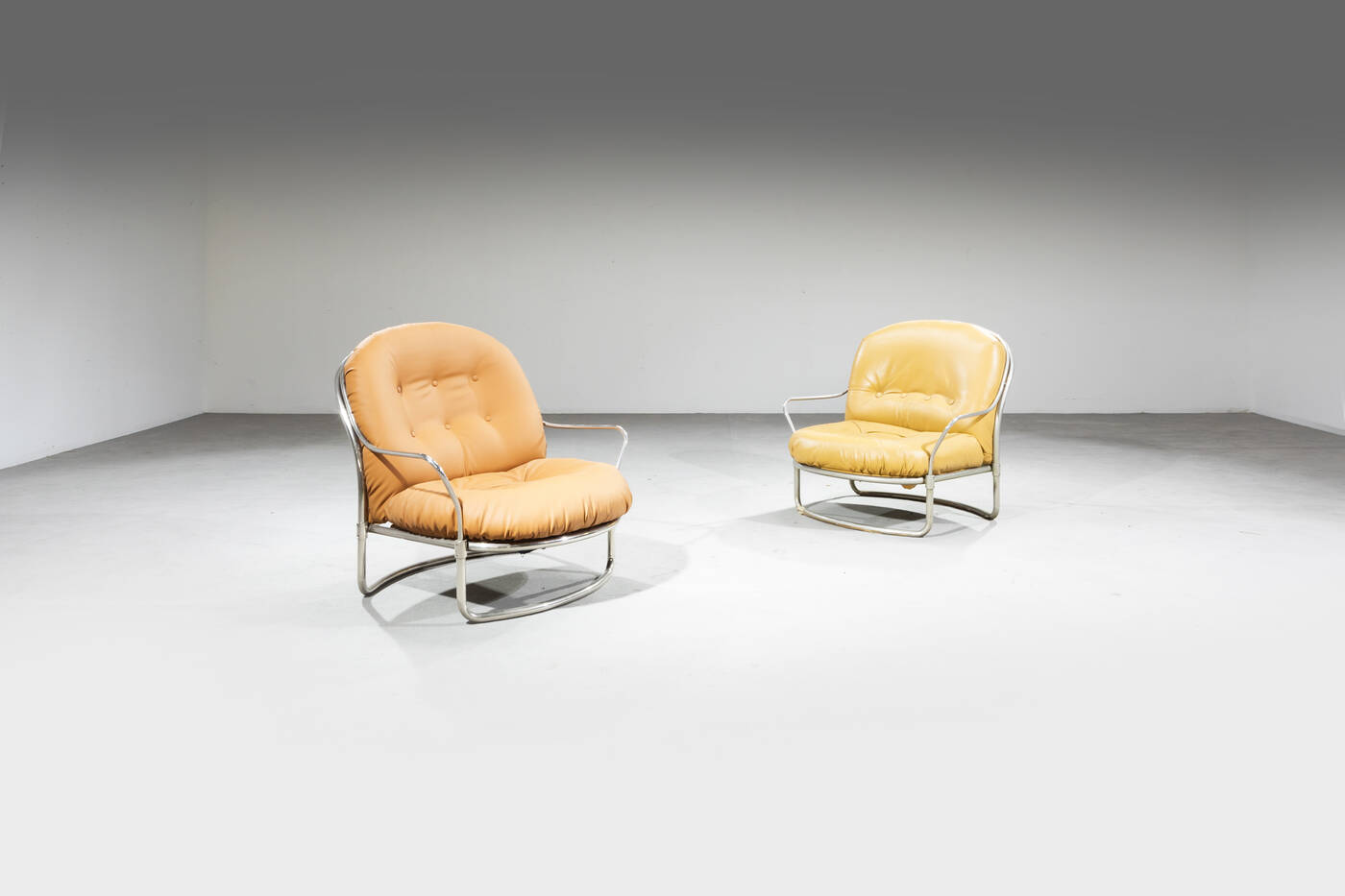 CARLO DE CARLI - Coppia di poltrone mod. 915