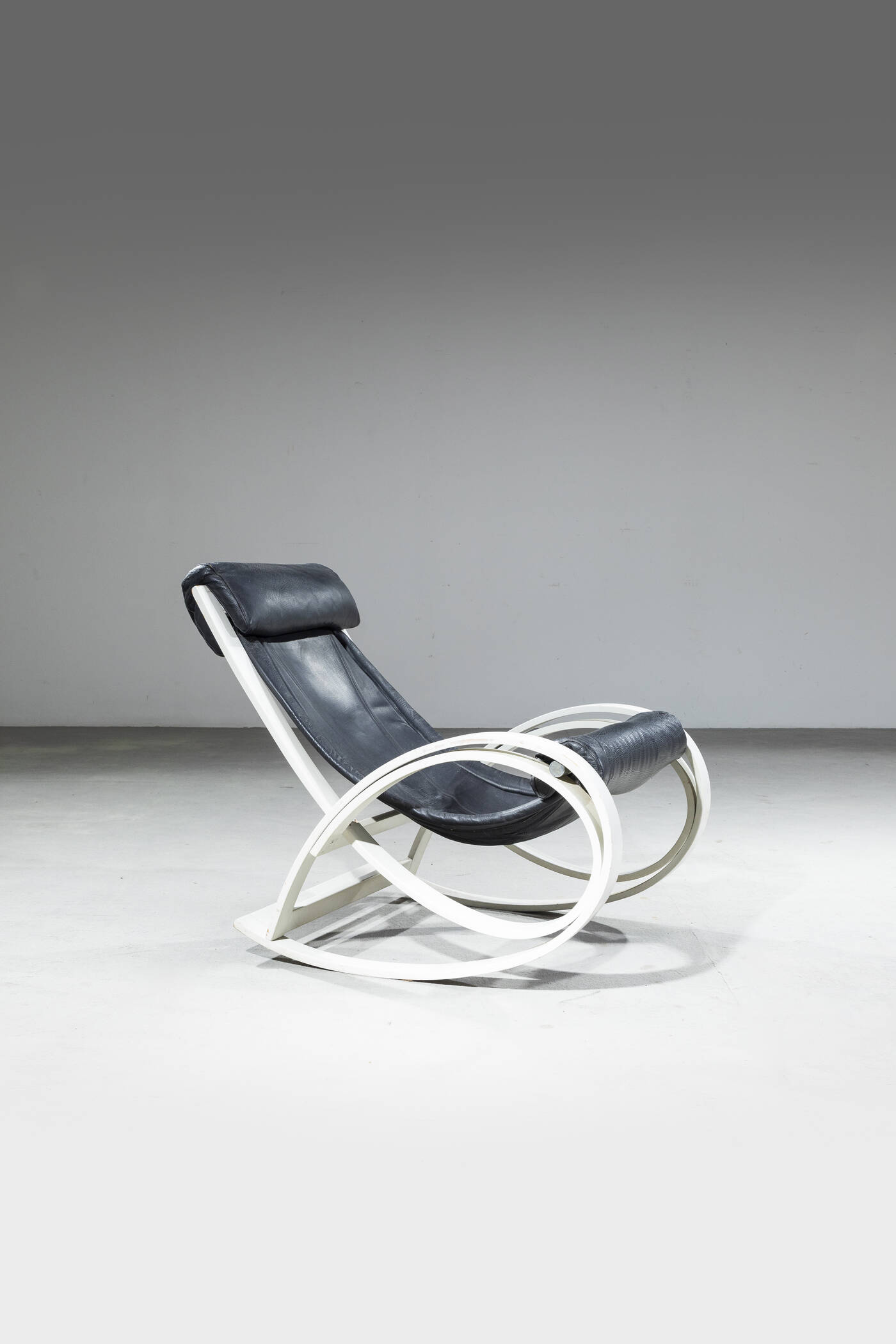 GAE AULENTI - Poltrona a dondolo mod. Sgarsul