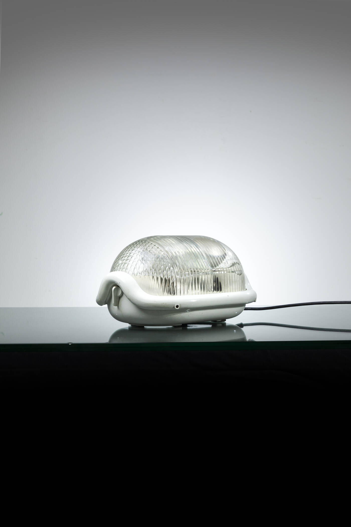 ACHILLE CASTIGLIONI - Lampada da tavolo mod. Noce