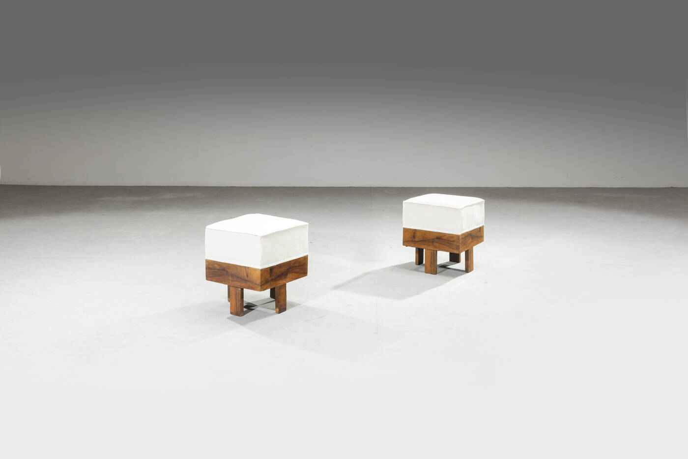 PRODUZIONE ITALIANA - Coppia di sgabelli