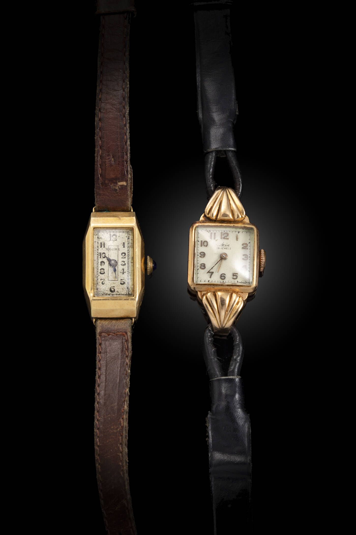 LOTTO DI DUE OROLOGI LADY - Mod. “Lady dress watch” anni '40