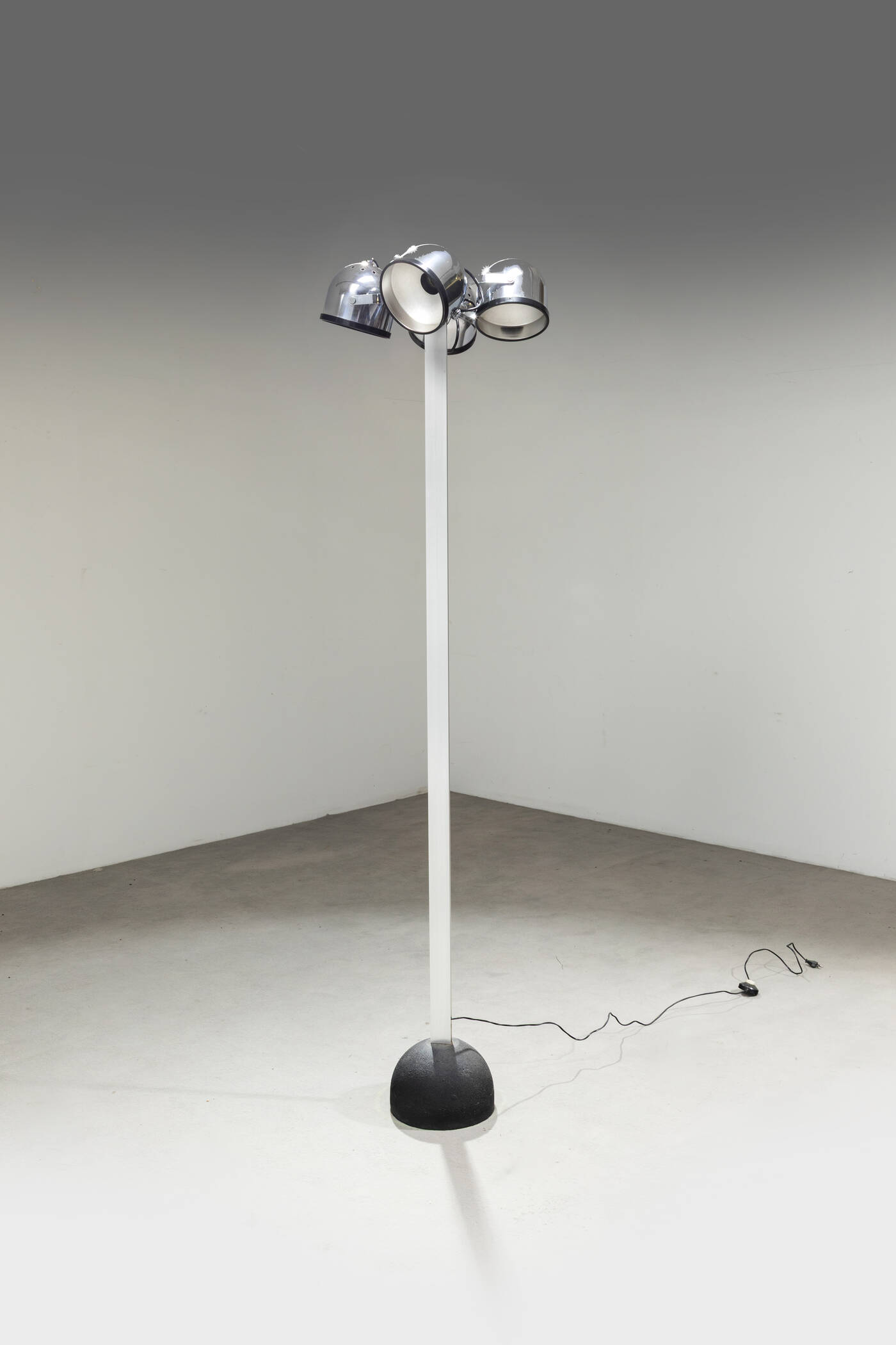 GAE AULENTI, LIVIO CASTIGLIONI - Lampada da terra