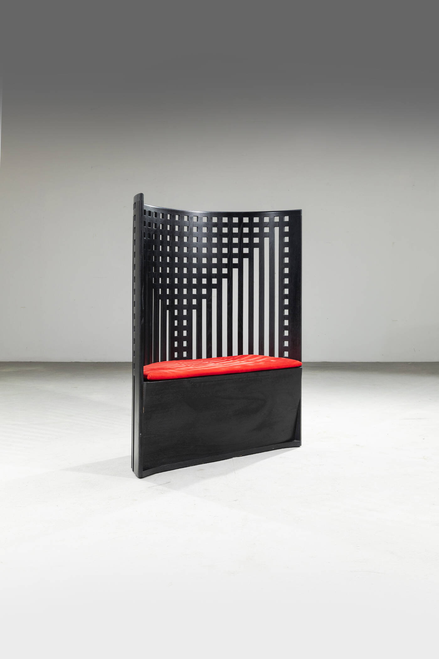 CHARLES RENNIE MACKINTOSH - Poltrona mod. Willow