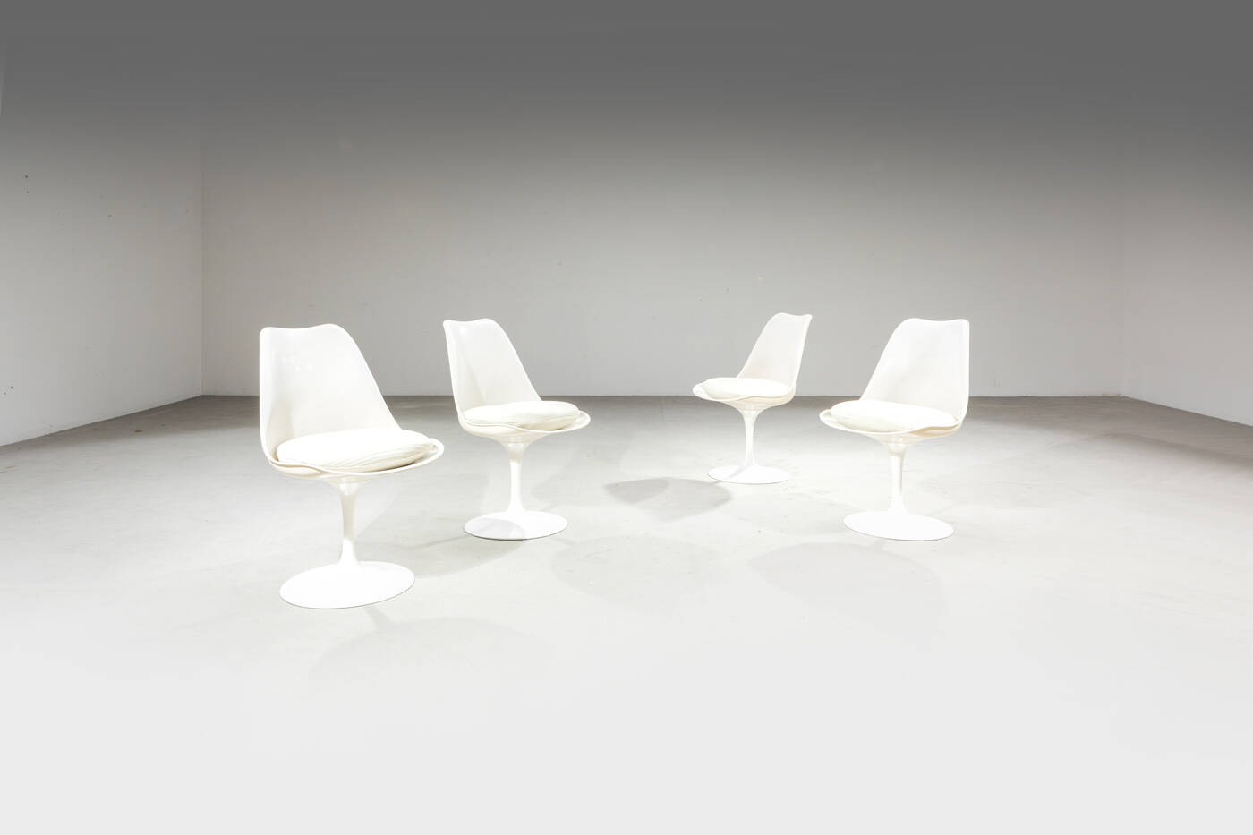 EERO SAARINEN - Quattro sedie mod. Tulip