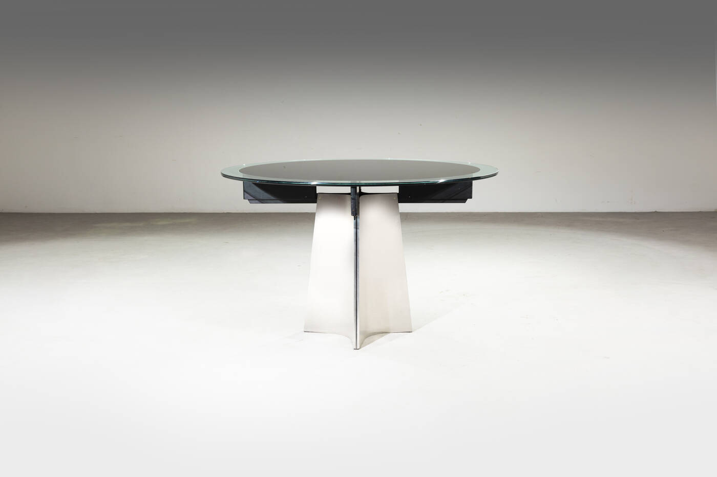 LUIGI SACCARDO - Tavolo della serie Ufo