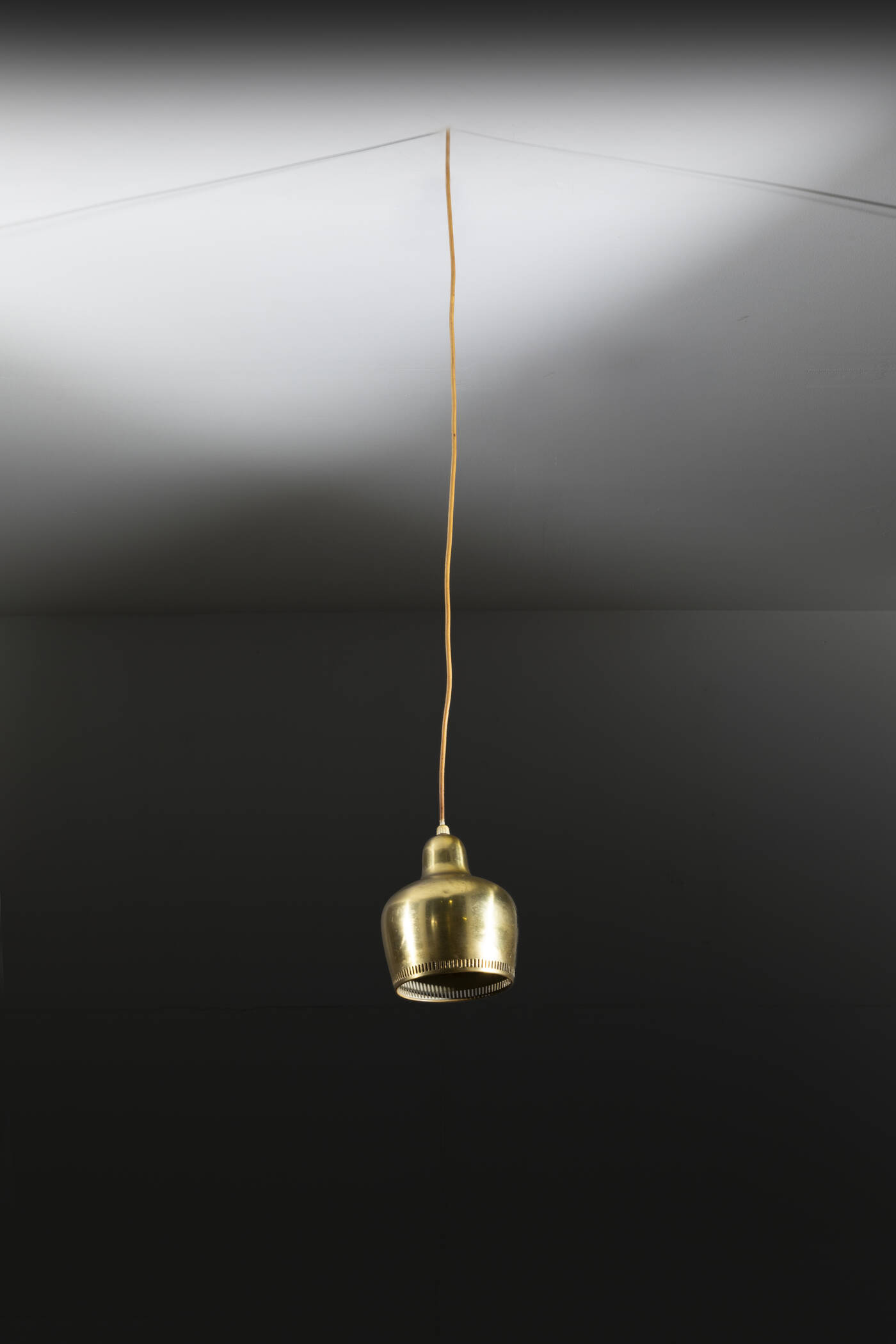 ALVAR AALTO - Lampada a sospensione mod. A330S 'Golden Bell'