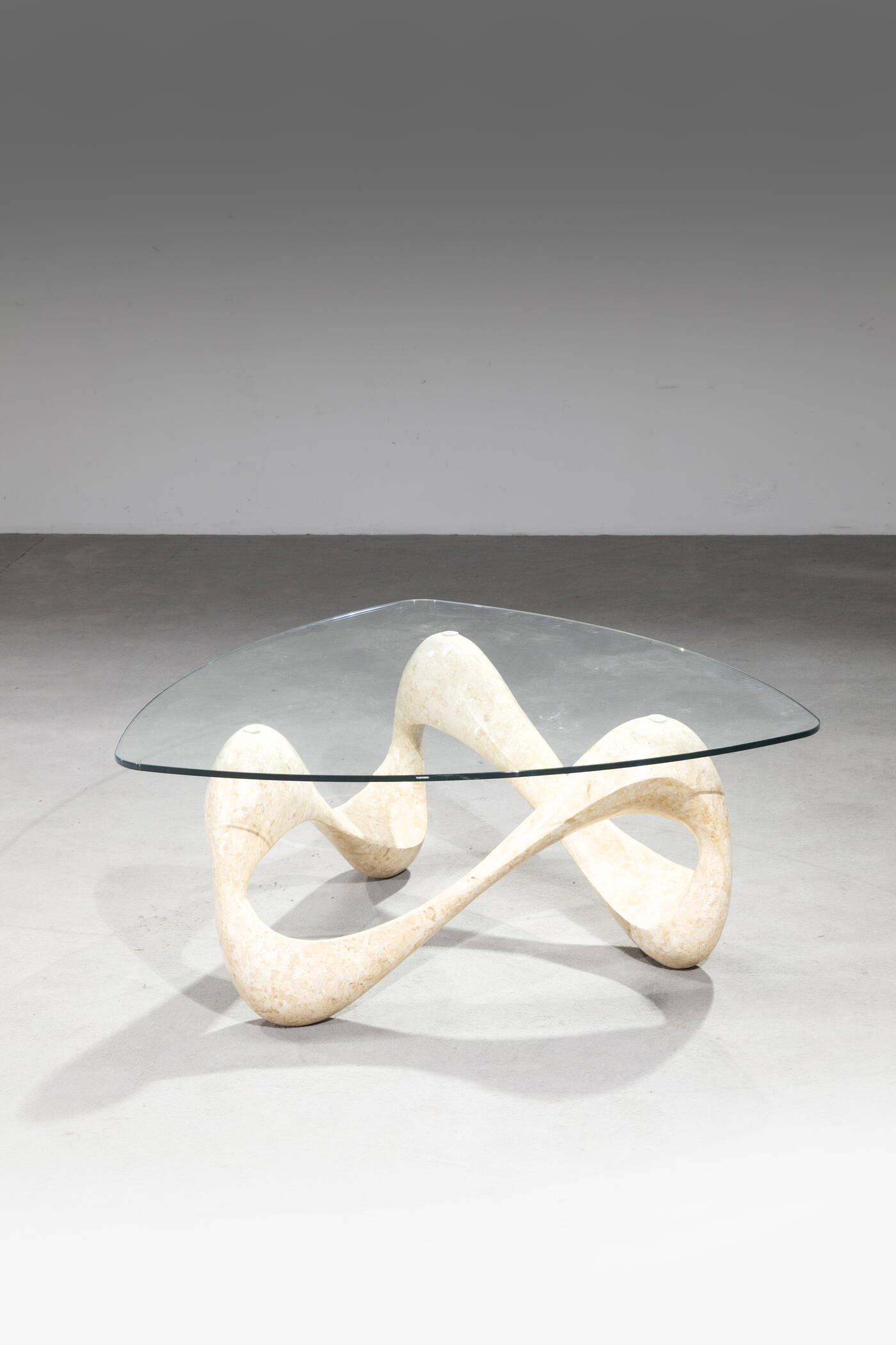 PRODUZIONE ITALIANA - Tavolino di forma organica