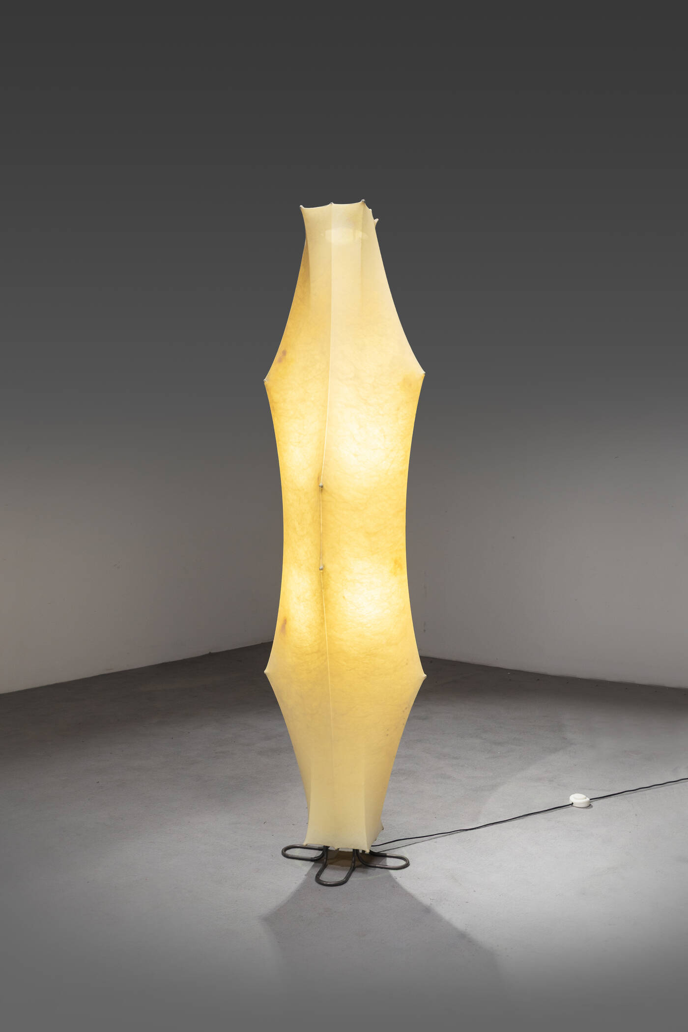 ACHILLE E PIER GIACOMO CASTIGLIONI - Lampada da terra Mod. Fantasma