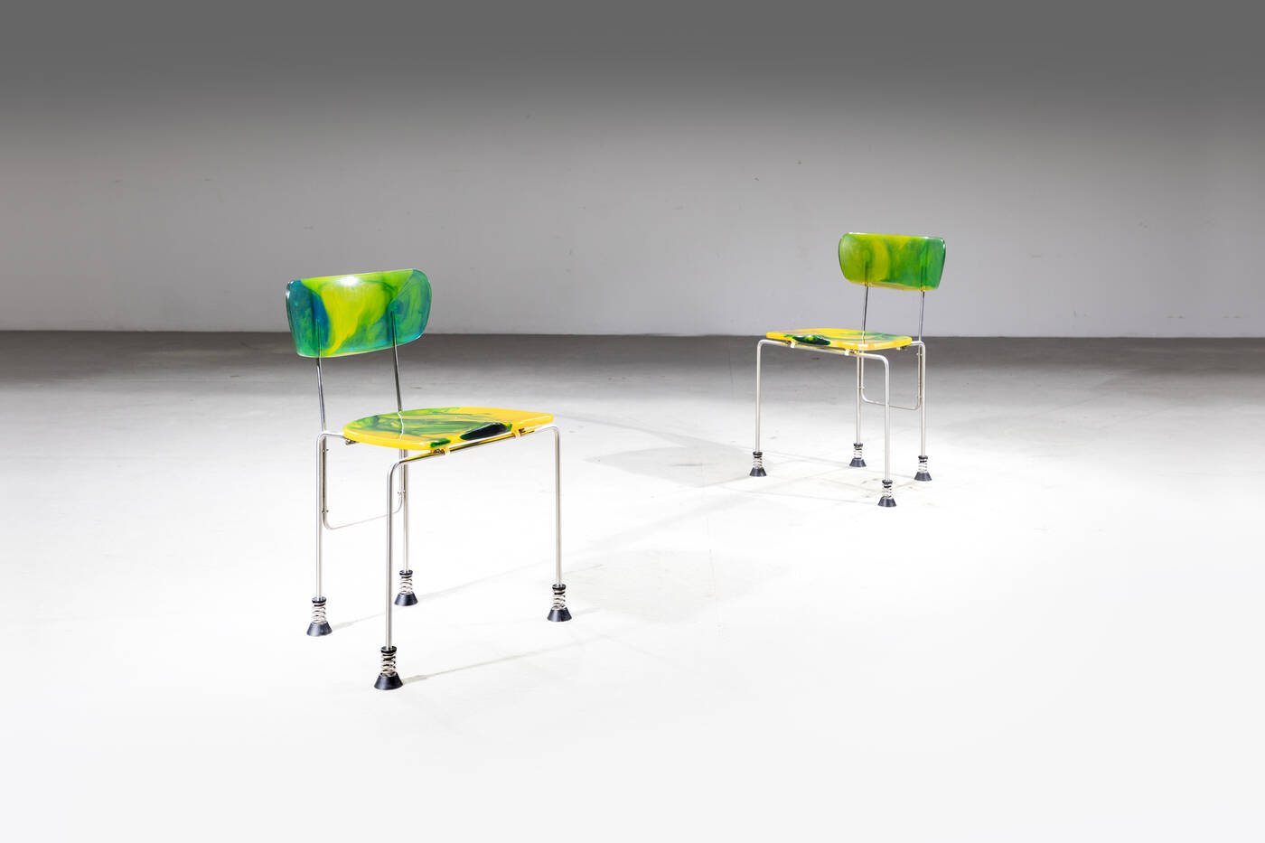 GAETANO PESCE - Coppia di sedie mod. Broadway 