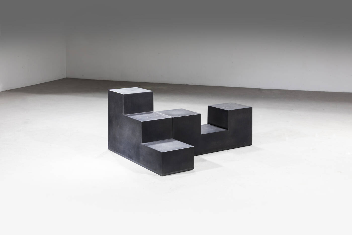 MARIO BELLINI - Coppia di tavolini della serie Gli scacchi di forma rettangolare