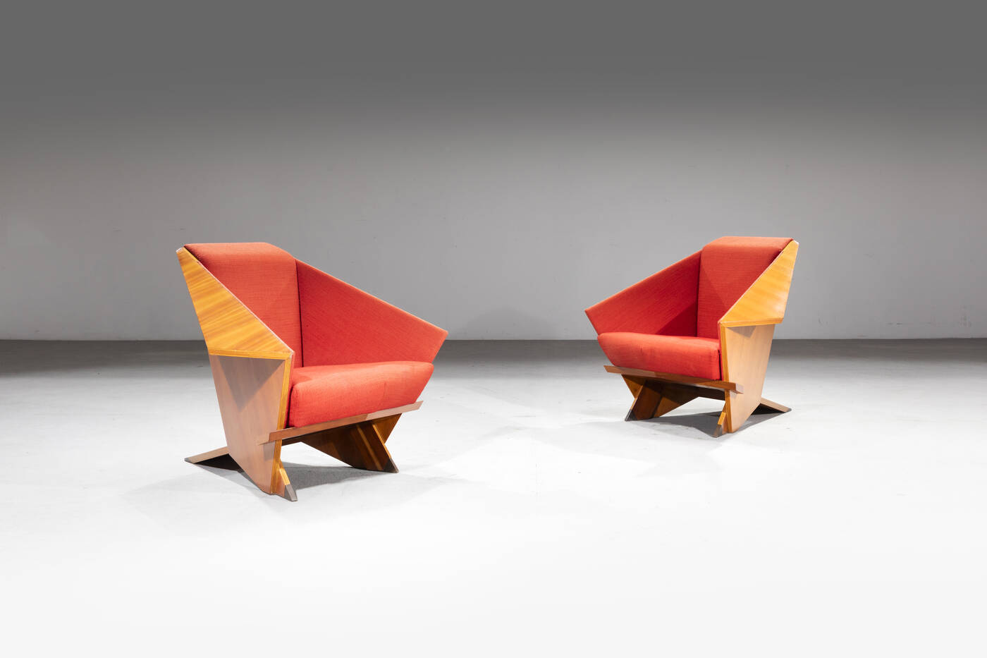 FRANK LLOYD WRIGHT - Coppia di poltrone mod. 607 Taliesin 1 'Origami'