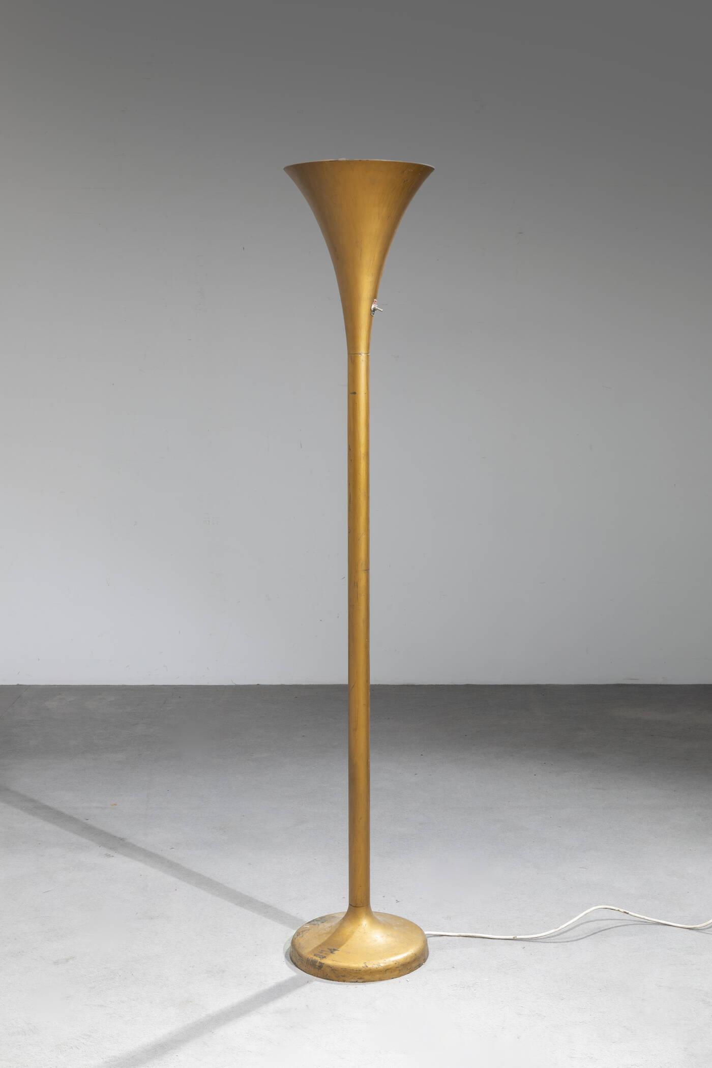 LUMINATOR - Lampada da terra 