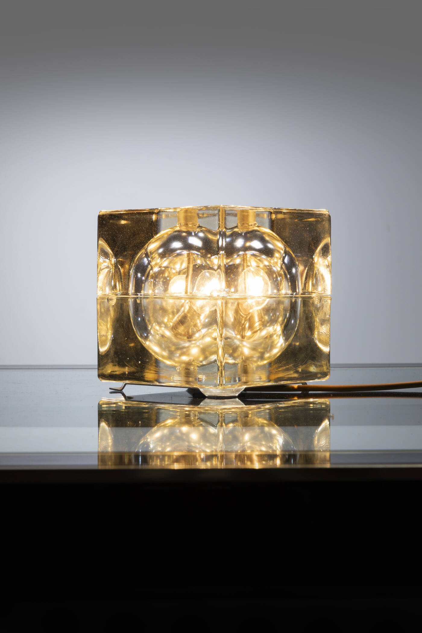 ALESSANDRO MENDINI - Lampada da tavolo mod. Cubosfera